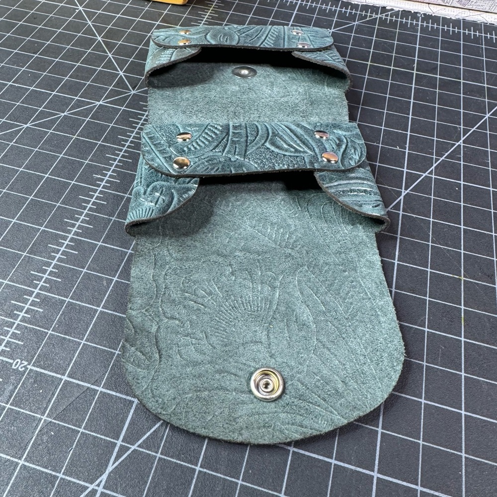 Leather card wallet double stack business card holder -embossed floral sage - Picture 6 of 11